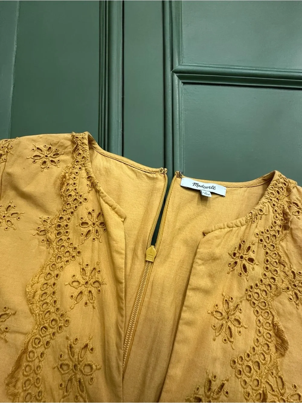 Madewell Cotton Eyelet Midi Dress. 
Burnt Mustard Yellow. Size: 4 - Picture 9 of 9